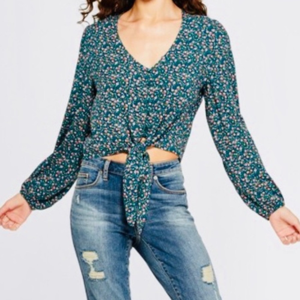 Xhilaration Green Floral Long Sleeve Tie Front Top